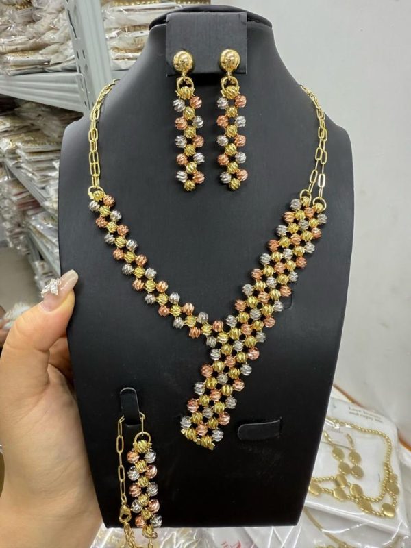 Gold plated jewellery set