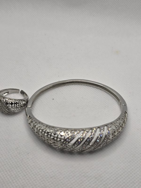 Non tarnish silver bracelet with ring - Image 2
