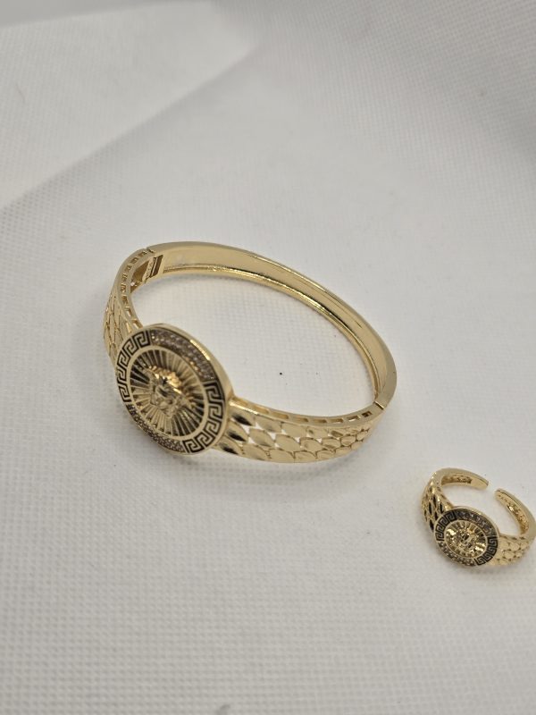 Non tarnish bracelet with ring