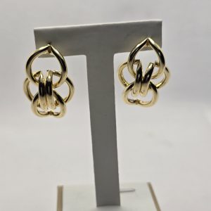 Non-tarnish earrings