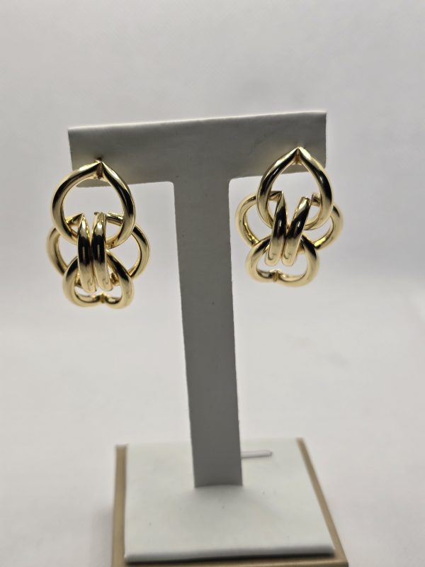 Non-tarnish earrings