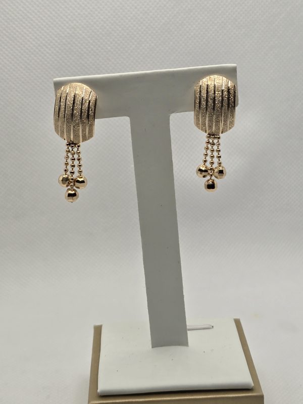 Non-tarnish earrings