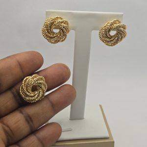 Non tarnish earring