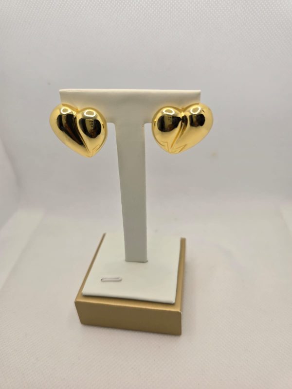 Non-tarnish earrings