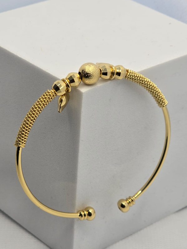 Non tarnish 3tones bracelet - Image 3