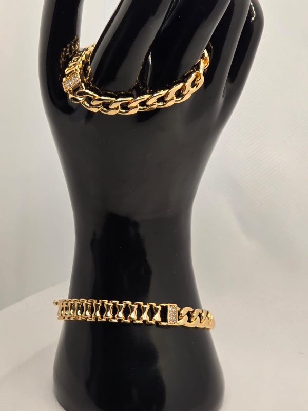 Non tarnish bracelet
