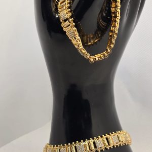 Non tarnish bracelet