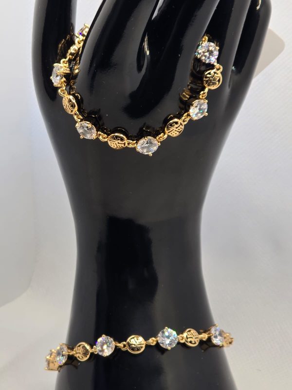 Non tarnish bracelet