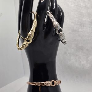 Non tarnish 3 tone of bracelet