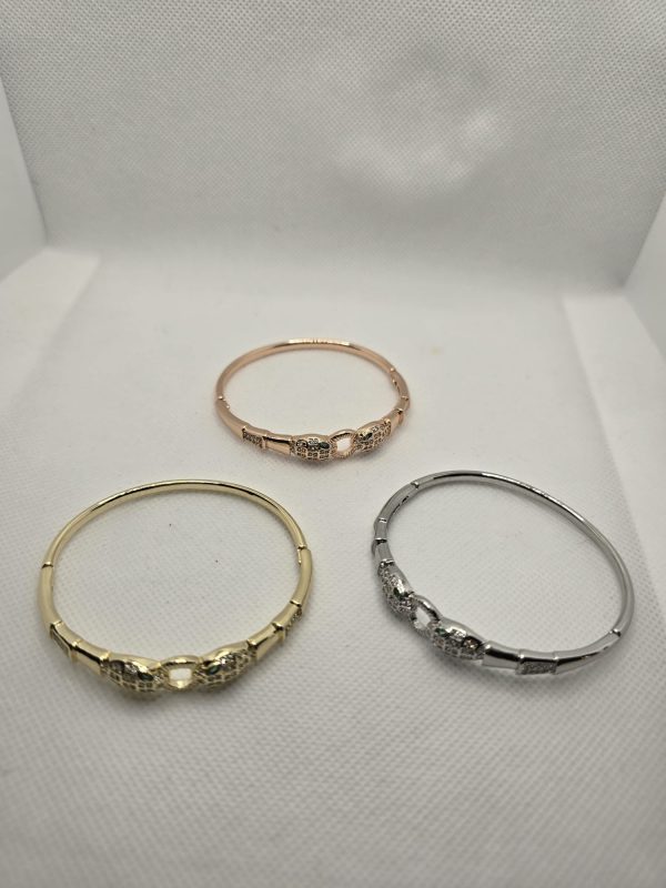 Non tarnish 3 tone of bracelet - Image 2
