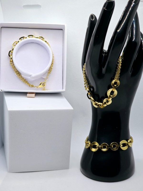 Non tarnish bracelet