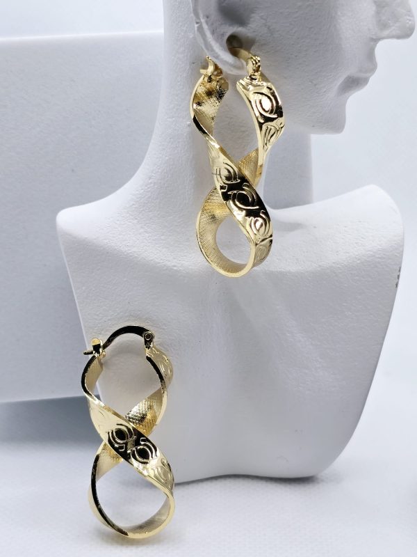 Non-tarnish earrings