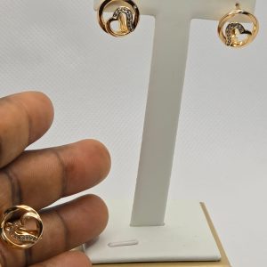 Non-tarnish earrings